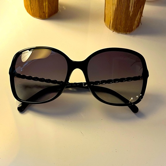 CHANEL sunglasses Black Gold Chain Arms Interlocking CC Logo Acetate Square - Picture 1 of 13